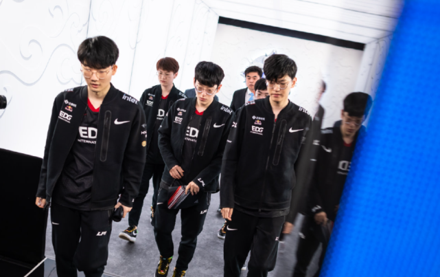 天下足球 天下足球